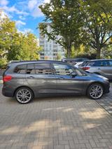 BMW 220 Gran Tourer 220i Steptronic Sport Line S... - mit Benzin-Antrieb: Grau, Teilleder, Head-Up Display