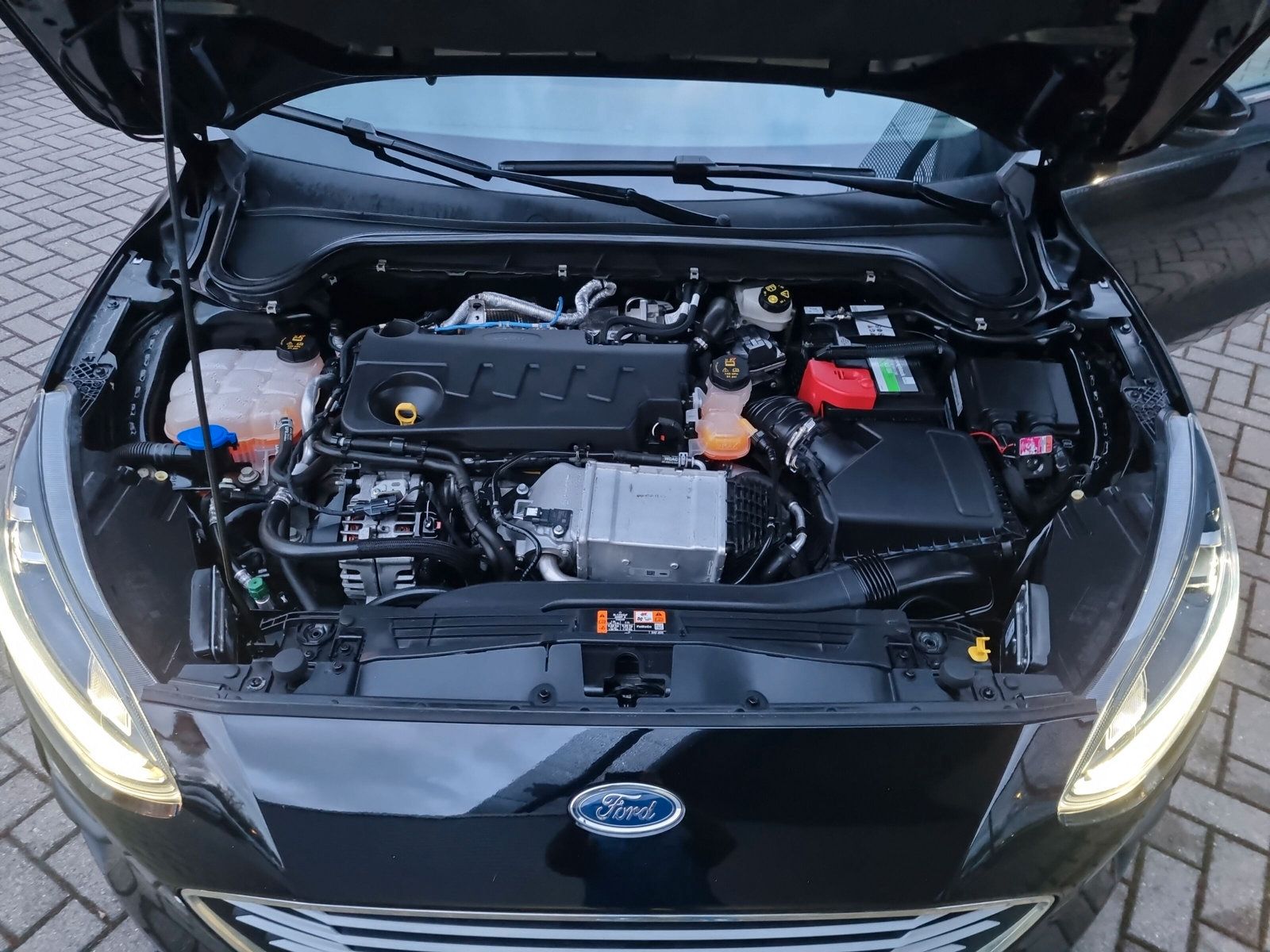Fahrzeugabbildung Ford Focus Turnier 2.0 Cool & Connect LED SHZ KAMERA