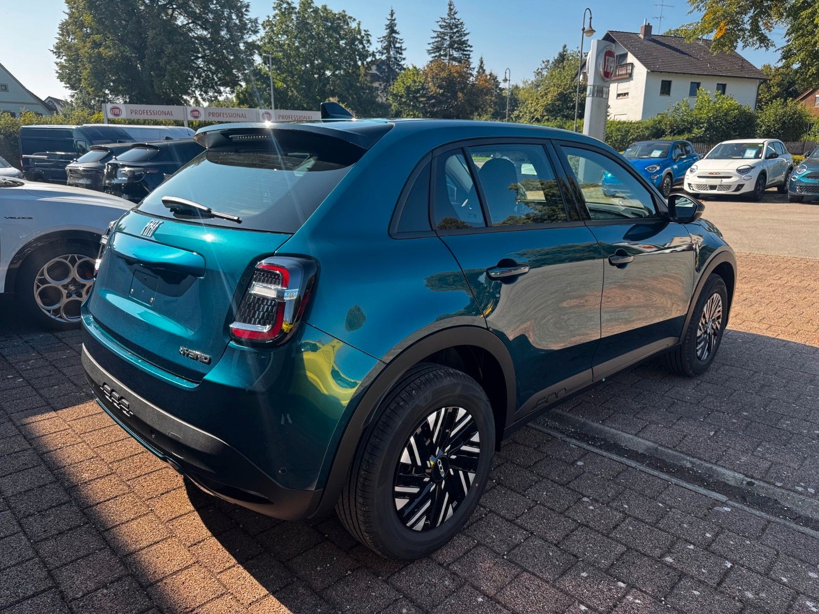 Fahrzeugabbildung Fiat 600 MY25 Special Edition Automatik Navi Kamera