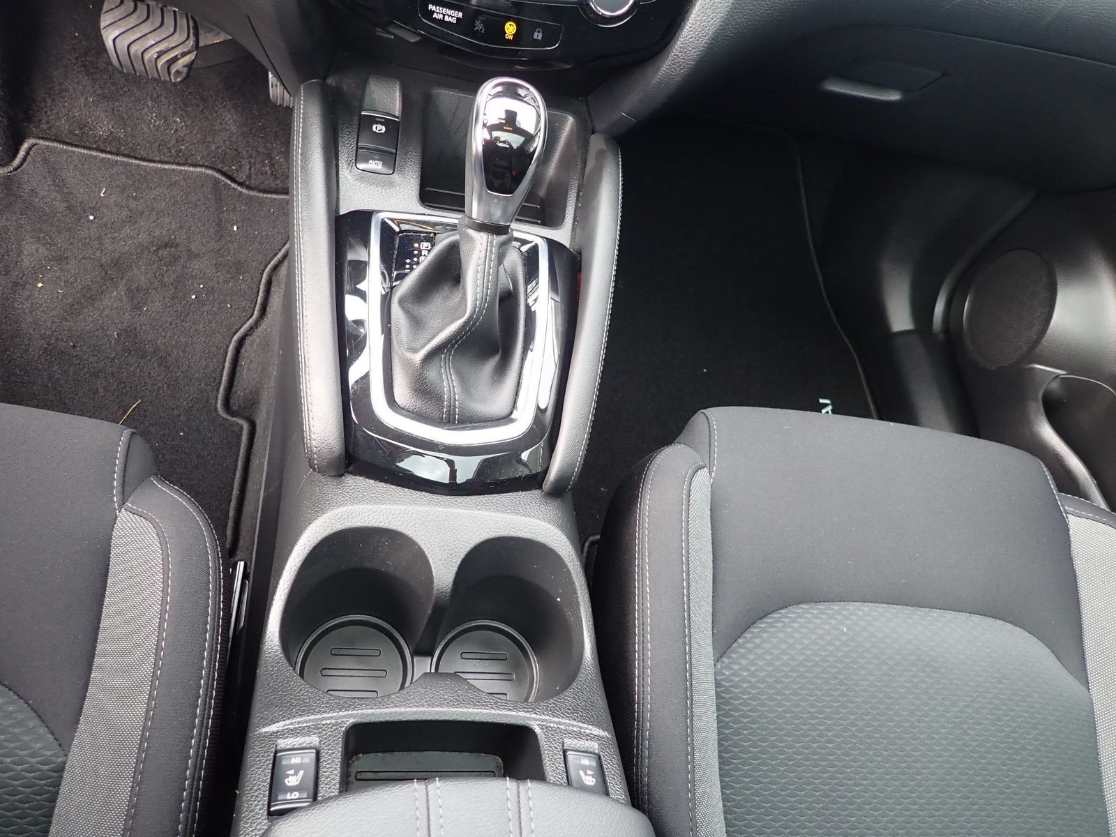 Fahrzeugabbildung Nissan Qashqai (J11E) Zama