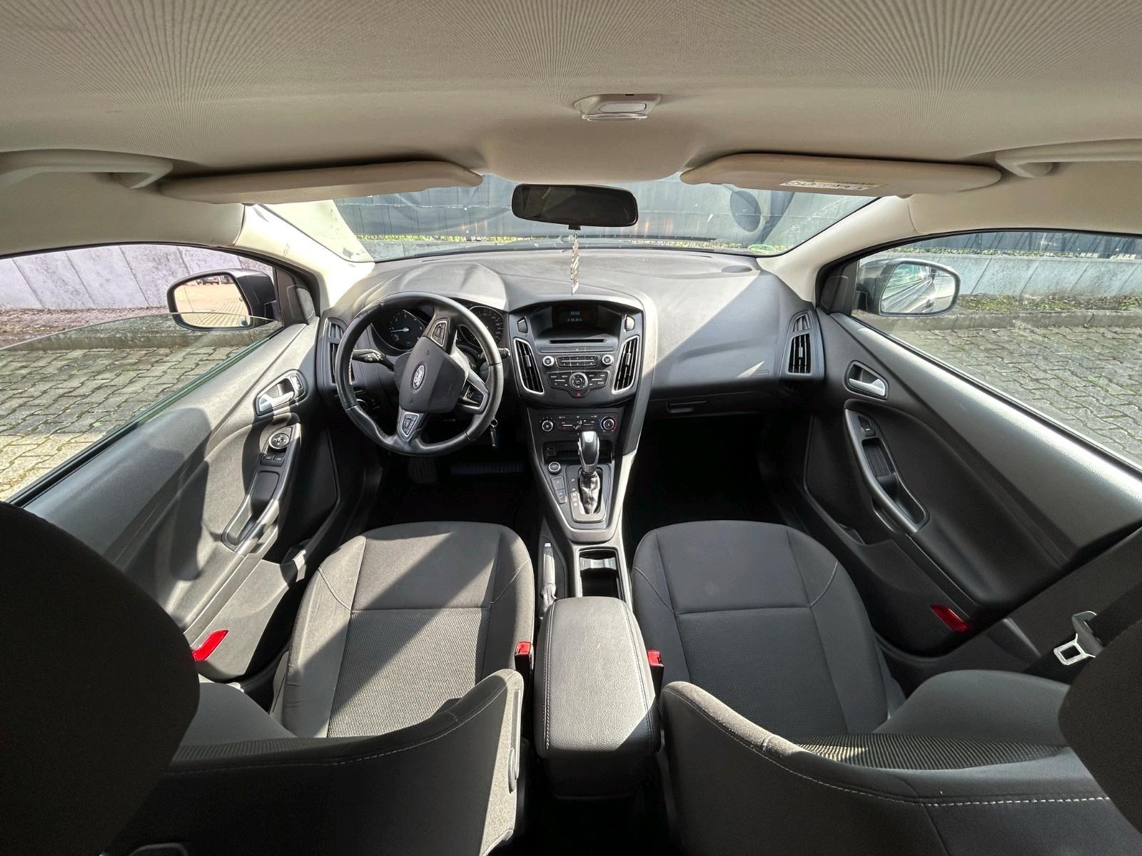 Ford Focus 2015 — photo 13