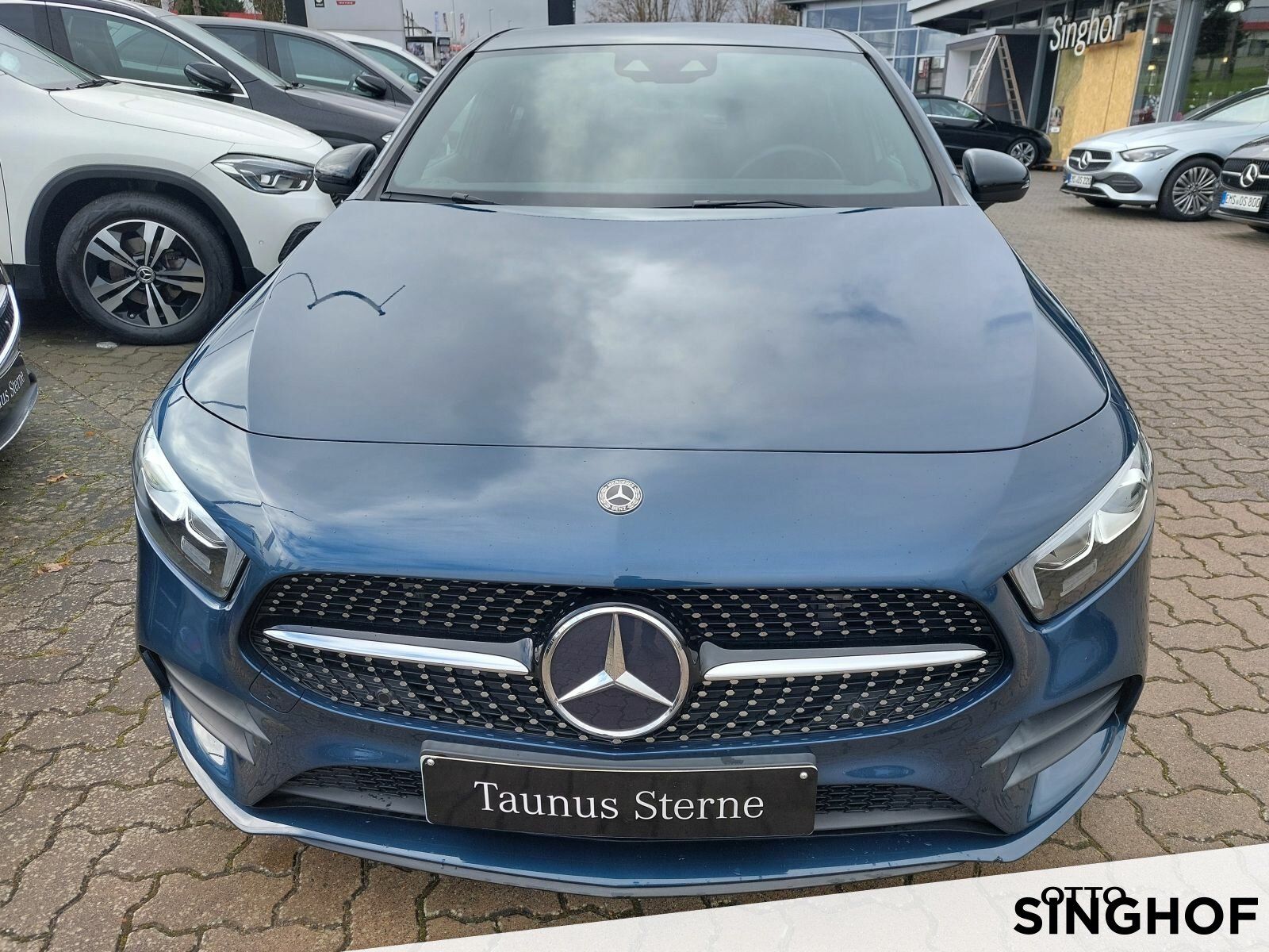 Fahrzeugabbildung Mercedes-Benz A 250 4matic AMG Pano+Night+LED+Rü Kam+Ambiente+