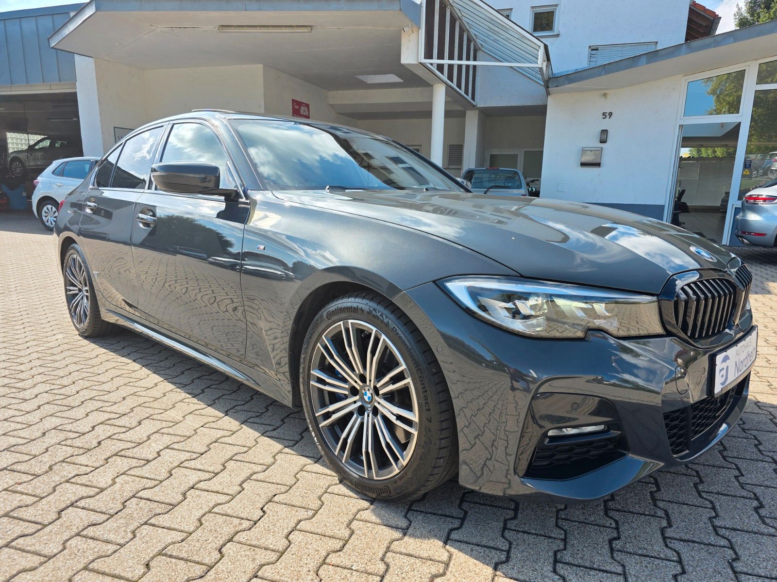 BMW 330 i lim. M Sport Navi LED Schiebedach foto 3