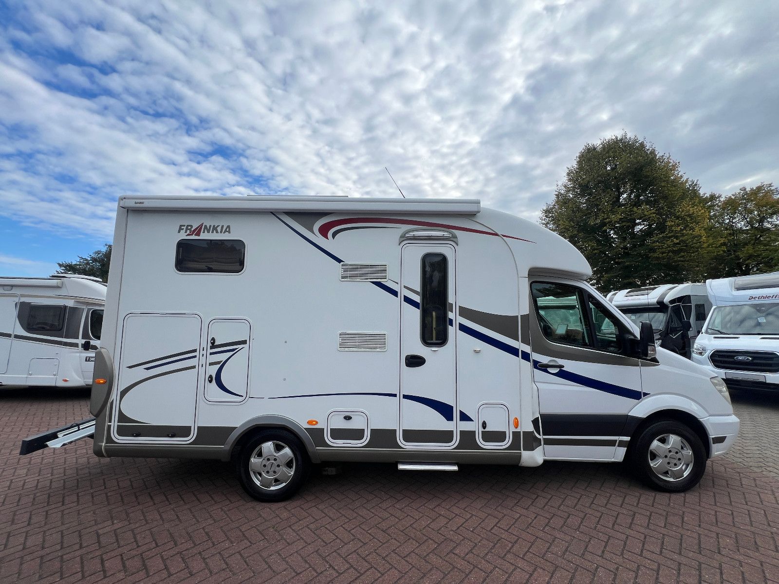 Fahrzeugabbildung Frankia T 6400 BD CompactClass MB Sprinter 316 CDI MAXI