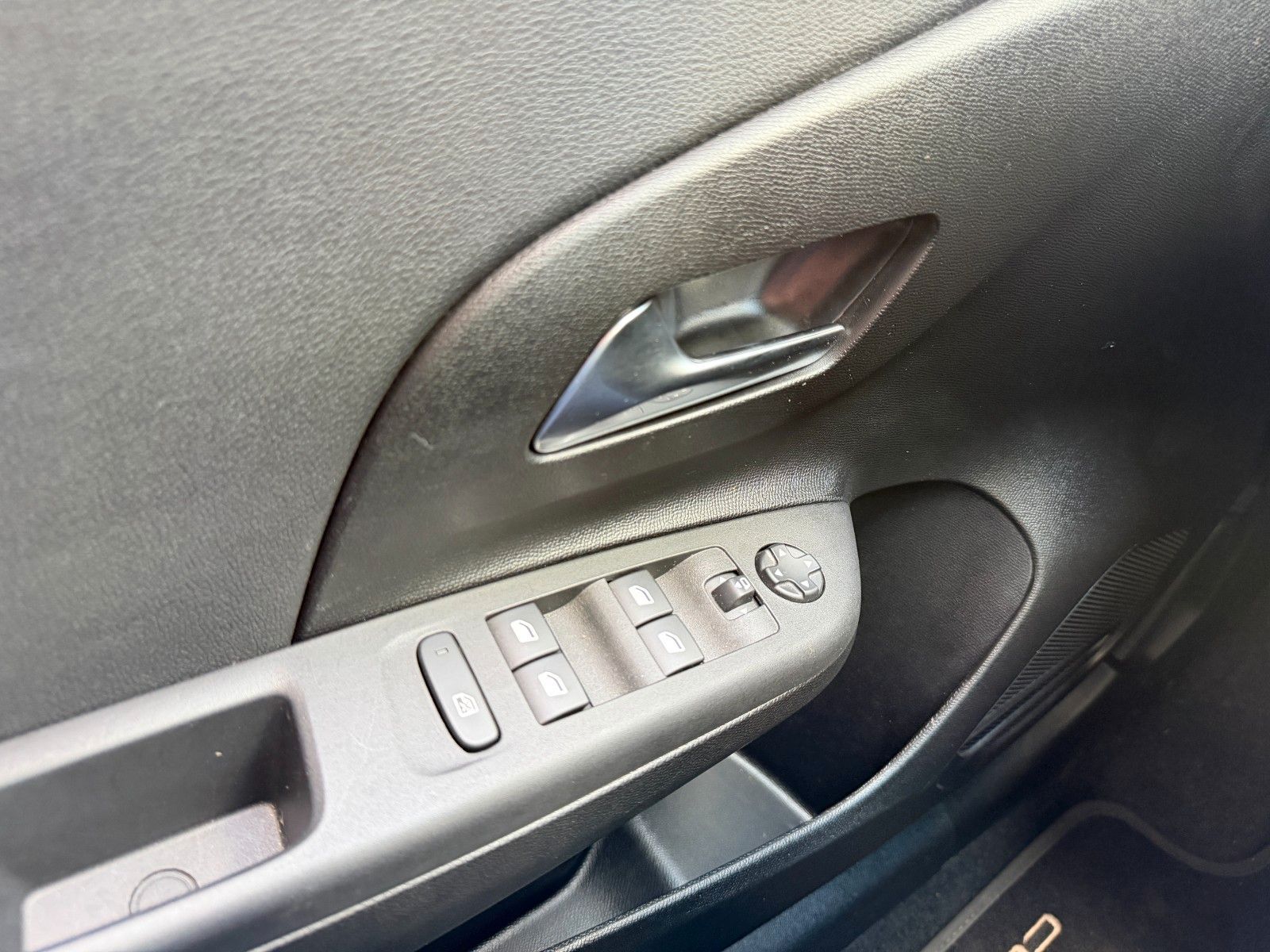 Fahrzeugabbildung Opel Corsa F 1.2 Turbo GS KlimaA,LED,Navi,SHZ,Kam.,LM