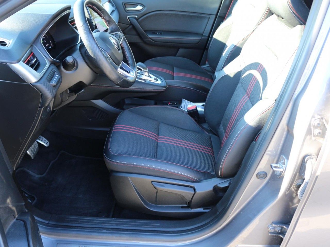 Fahrzeugabbildung Renault CAPTUR E-TECH 160 RS-Line