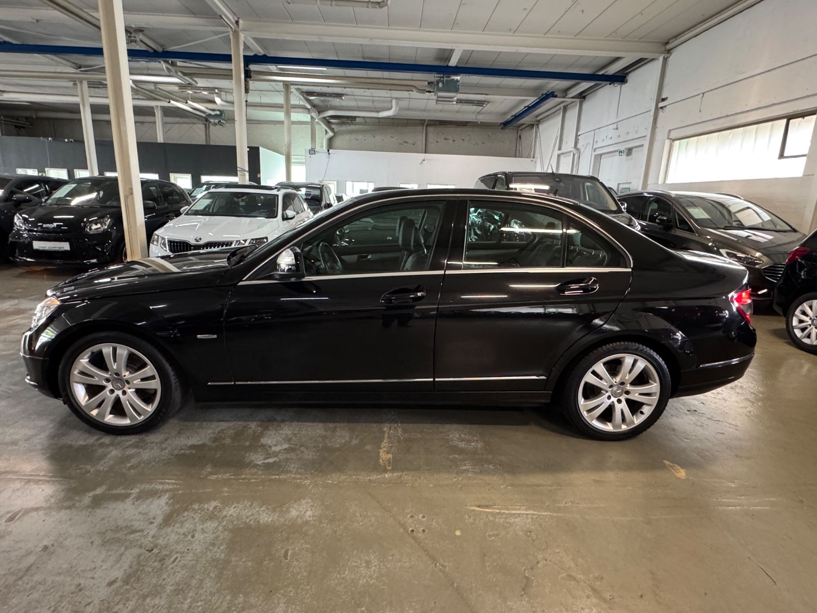 Fahrzeugabbildung Mercedes-Benz C 200 CDI AVANTGARDE AHK SHZ LEDER PTS TÜV NEU