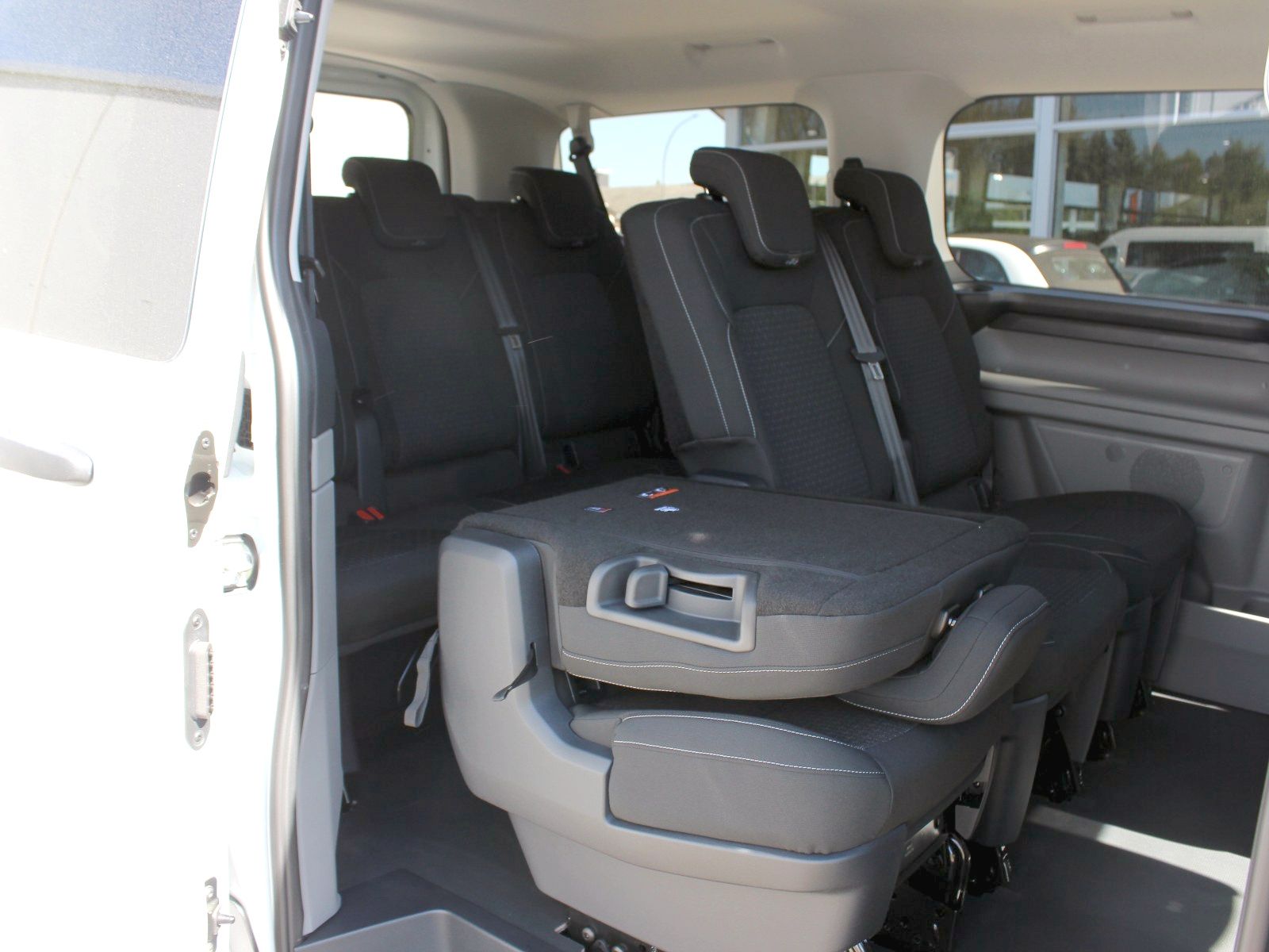 Fahrzeugabbildung Ford Transit Custom 320 L1 FWD Trend