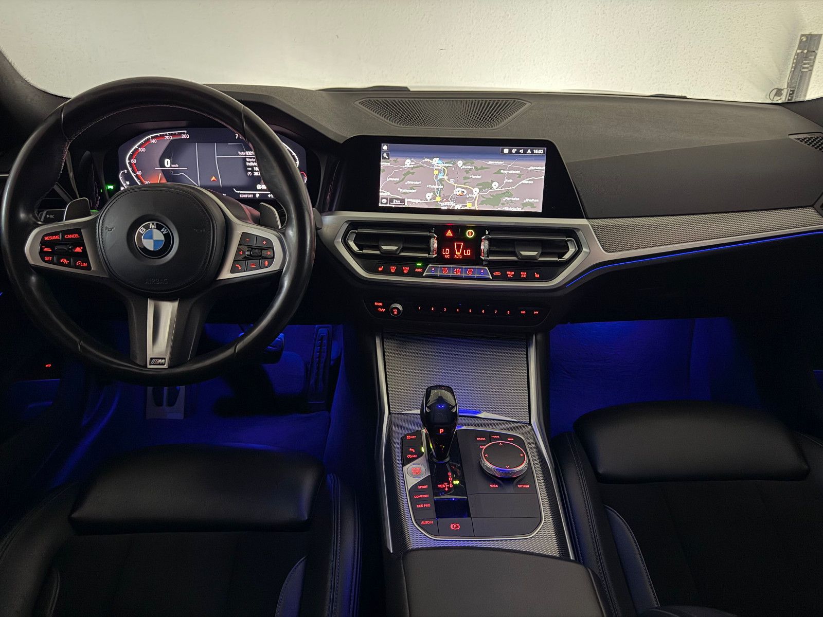 Fahrzeugabbildung BMW 330 i Lim. M SPORT/HIFI/VRTL+/DAB+/KAMERA/LASER