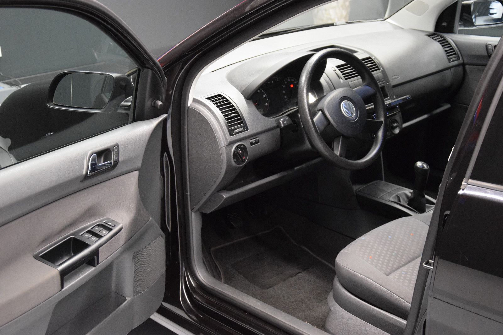Fahrzeugabbildung Volkswagen Polo 1.2 Basis Radio *TÜV 07/2027*