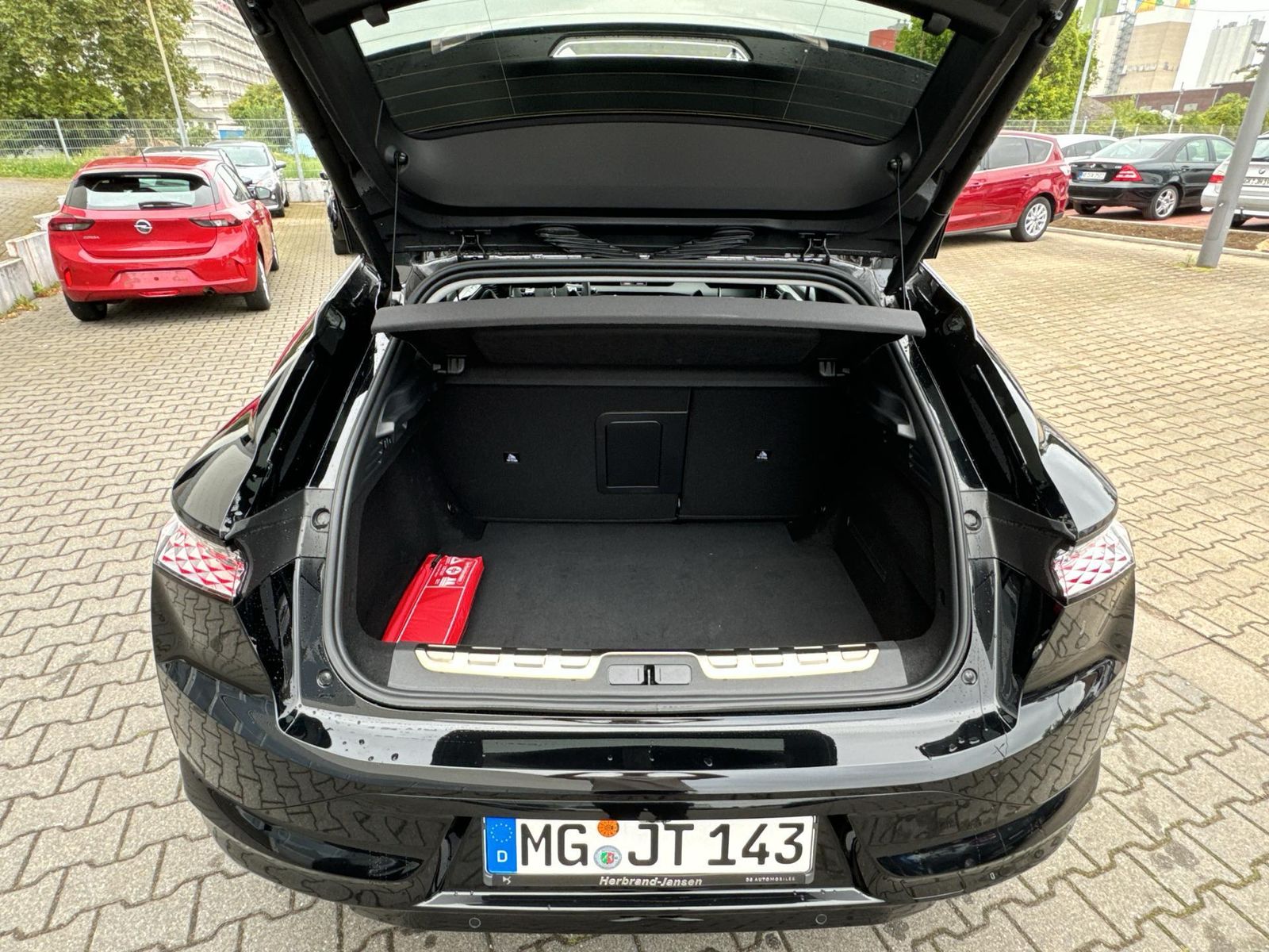 Fahrzeugabbildung DS Automobiles DS4 Rivoli NAVI+CARPLAY+SCHALTWIPPEN