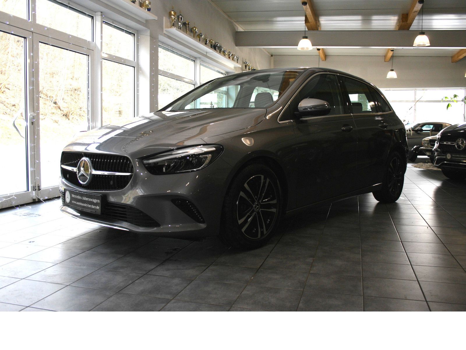 Fahrzeugabbildung Mercedes-Benz B 180 d Progres. Advanced *AHK*Winter-Paket*LED*