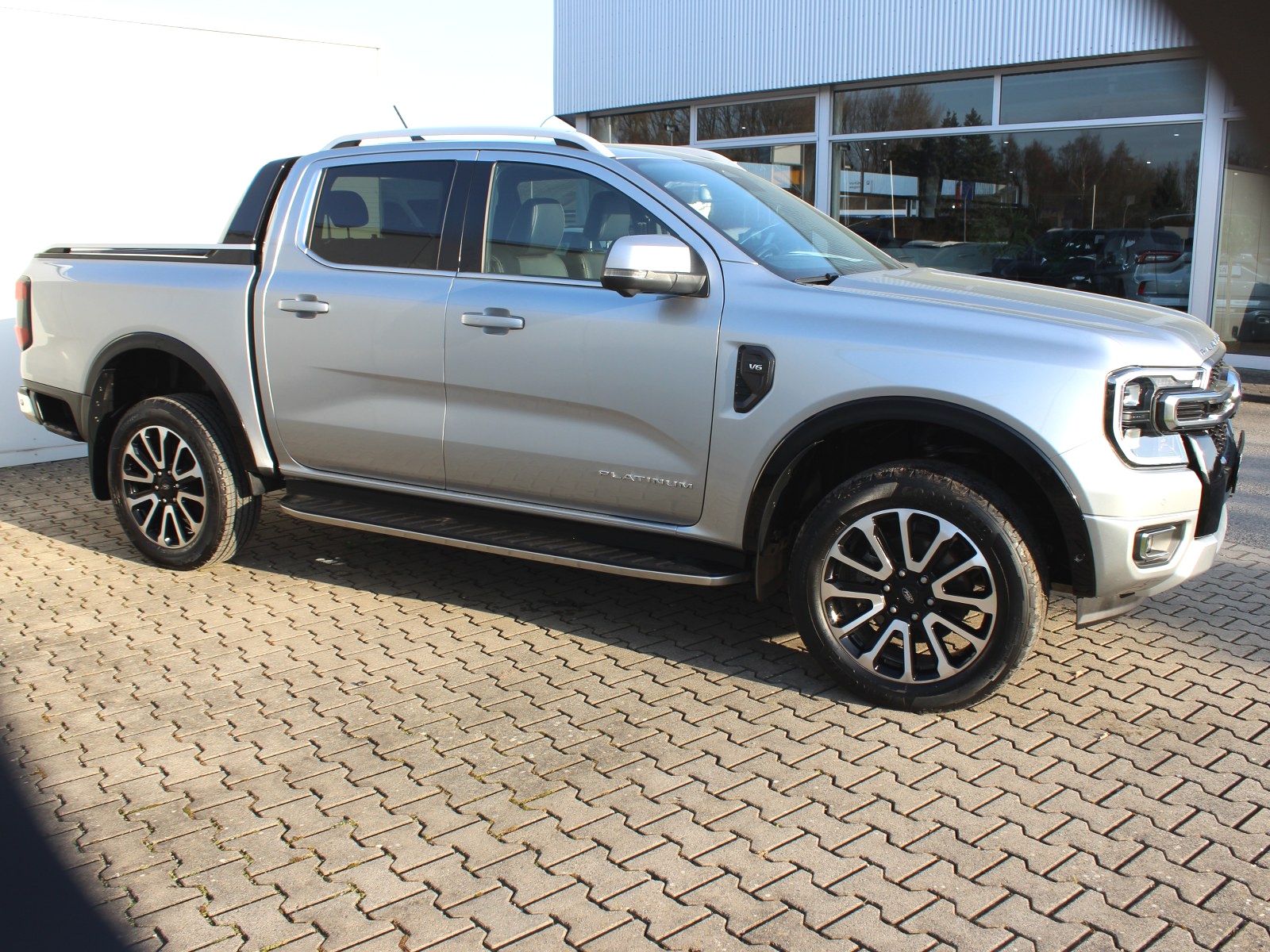 Fahrzeugabbildung Ford Ranger Platinum e-4WD Doppelkabine