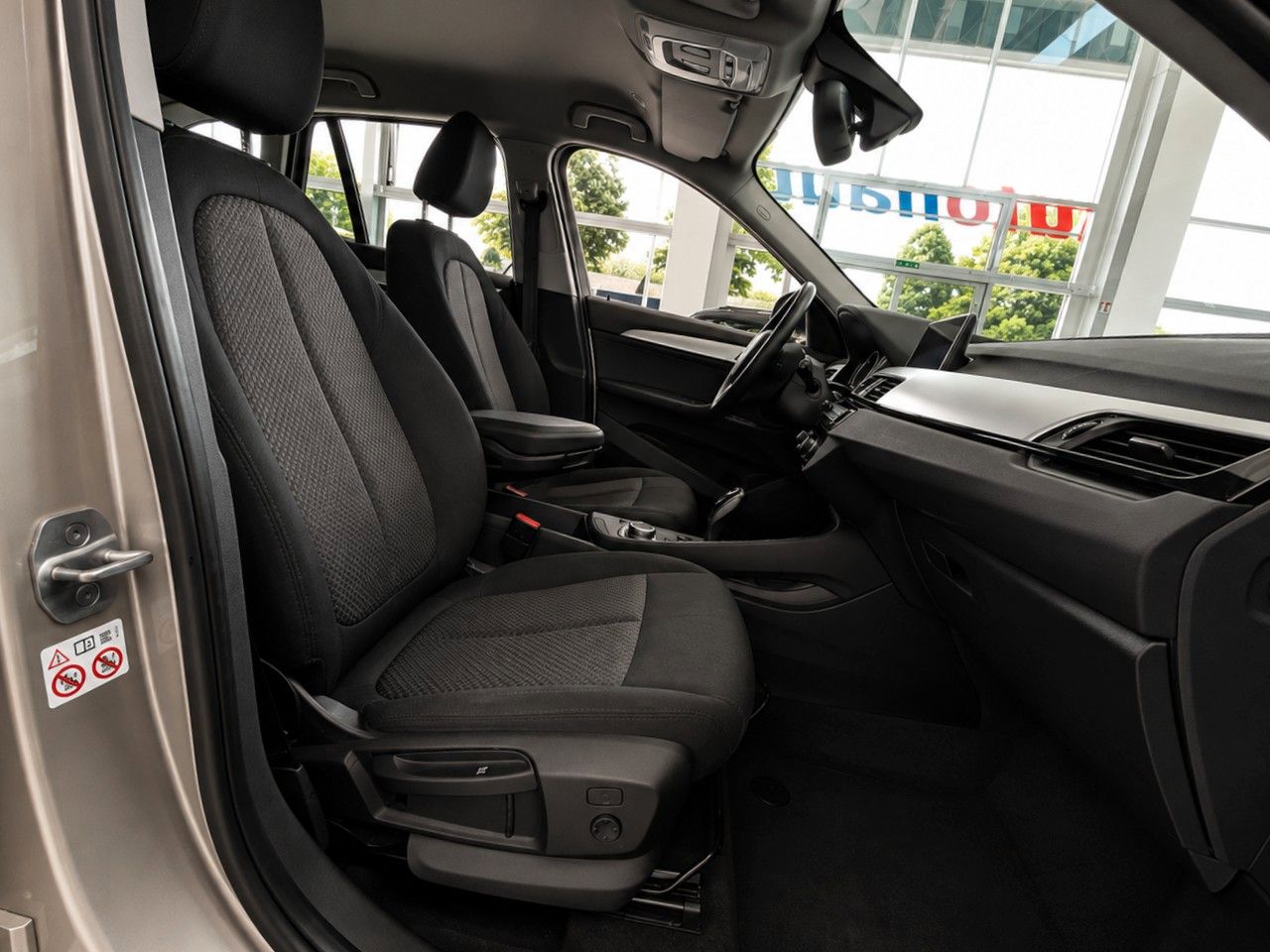 BMW X1 sDrive 18 d AUT. NAVI SITZH. 1.Hd SCHECKH.BMW foto 19