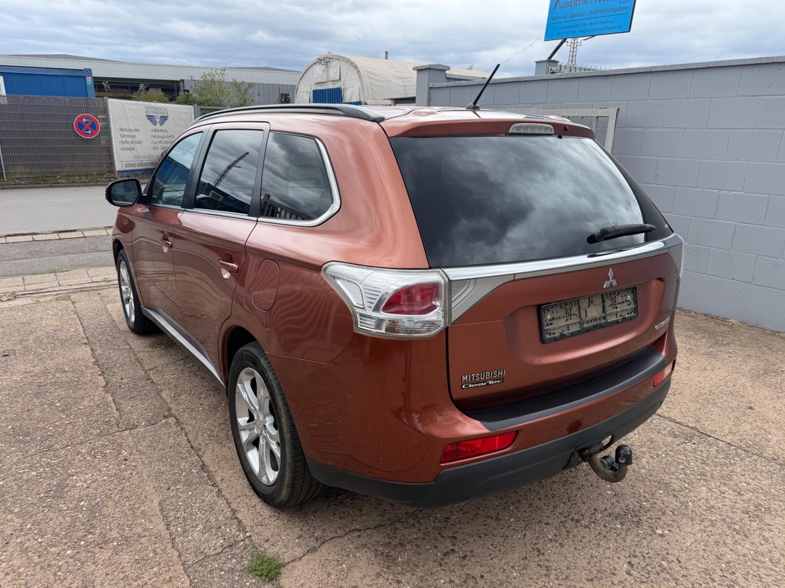 Mitsubishi Outlander 2.2* 4WD* 7 Sitzer*Euro5*Leder*Kamera*