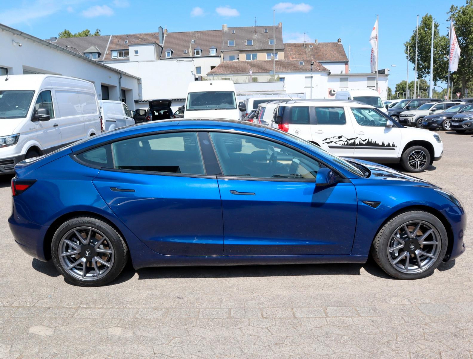 Tesla Model 3 Long Range Allrad /SHZ /2-Zonen-Klima