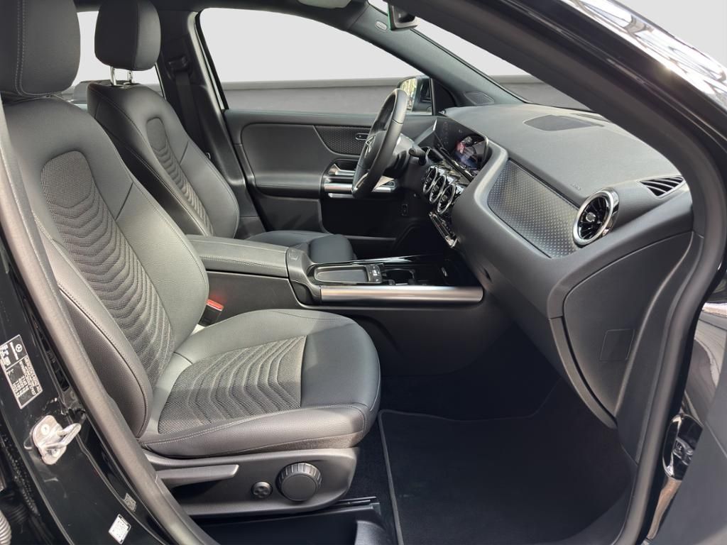 Fahrzeugabbildung Mercedes-Benz GLA 200 d LED*ParkAss*SpurH*el.Heck*PDC*RFK*AHK