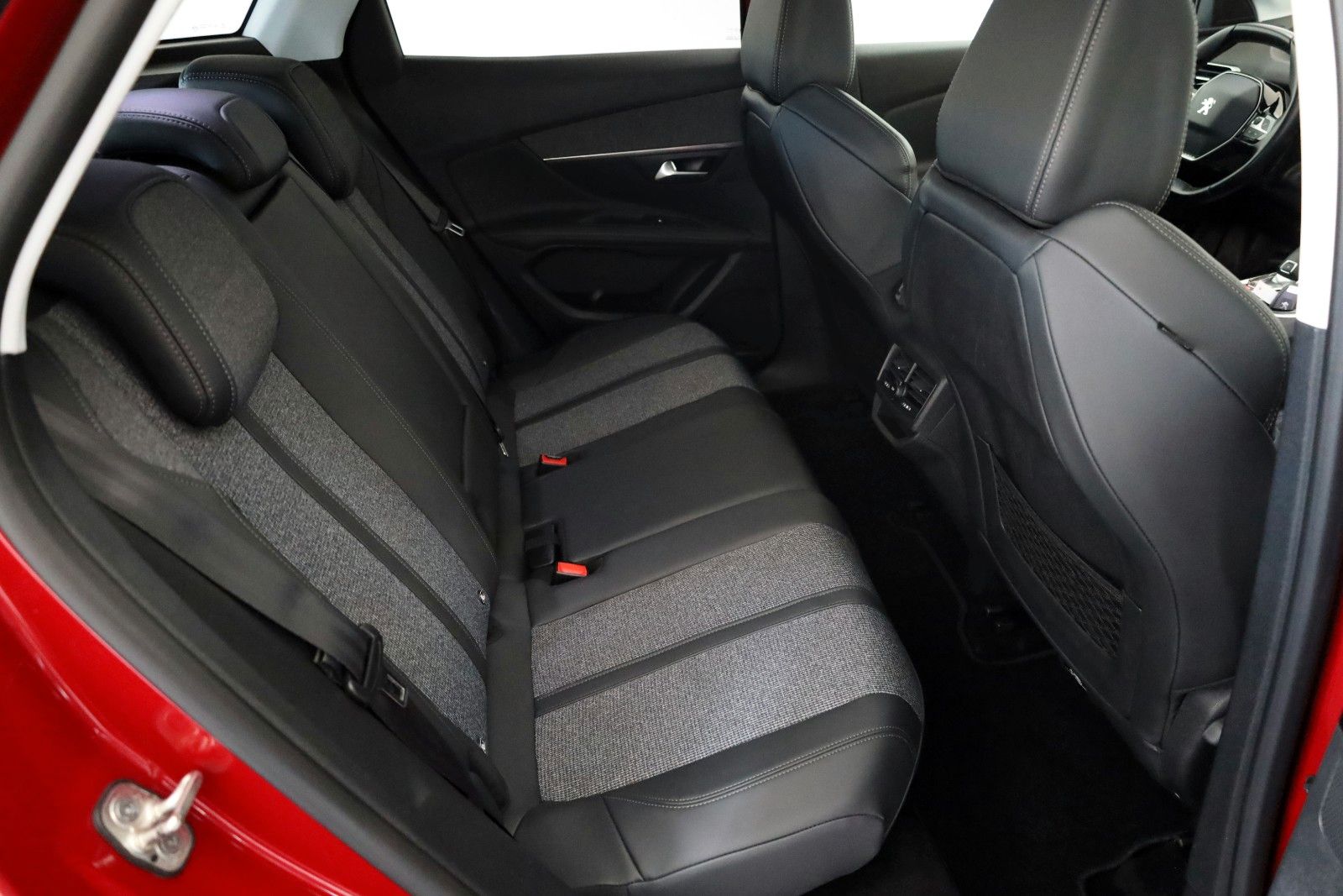 Fahrzeugabbildung Peugeot 3008 Allure T.Leder,Navi,SH,PDC,360°,Apple CarPl