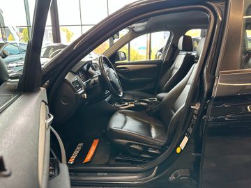 BMW X1 sDrive *TÜV0928*VOLL-LEDER*NAVI*PDC*2-ZONEN*