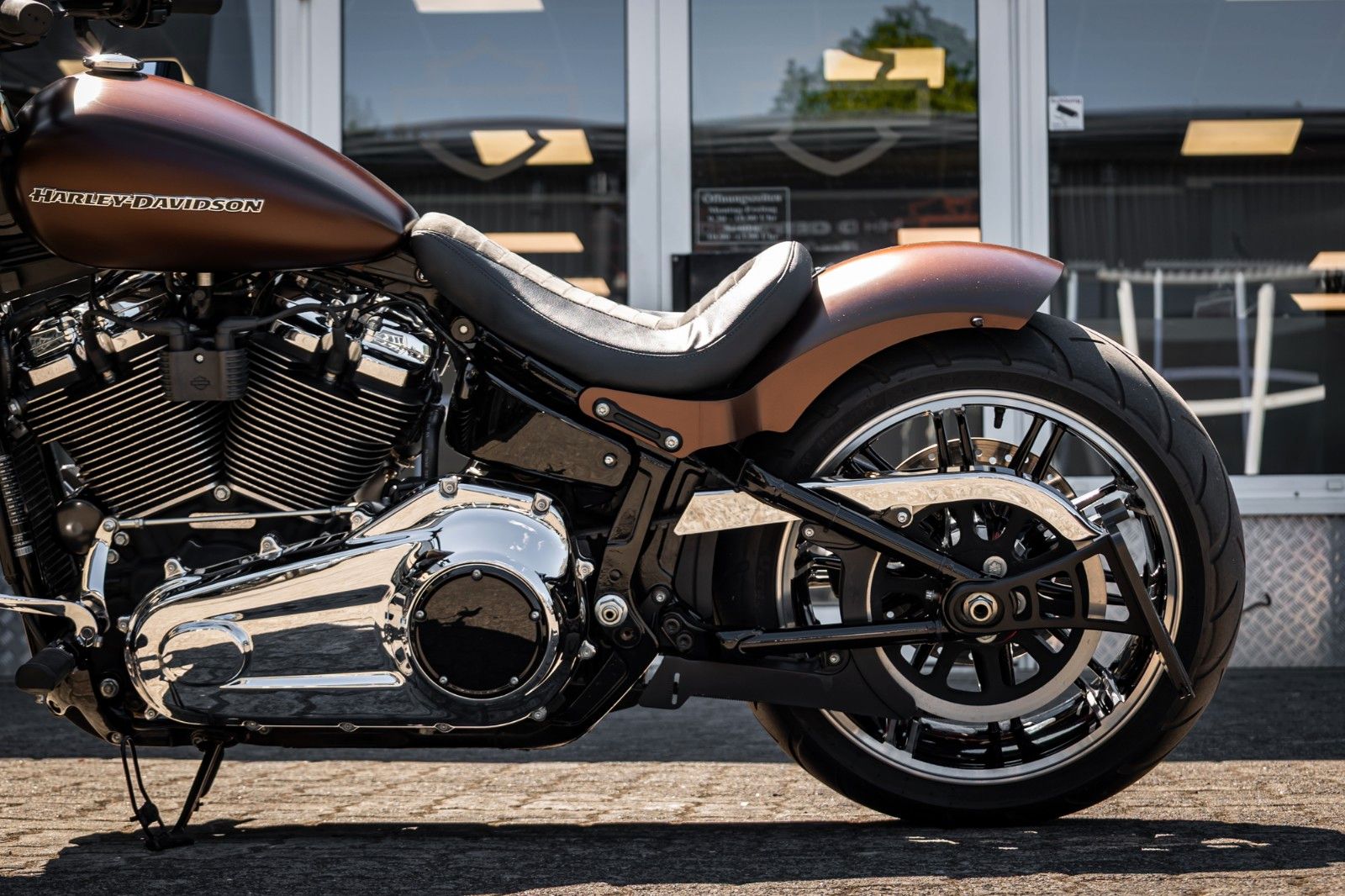 Fahrzeugabbildung Harley-Davidson BREAKOUT FXBR - Jekill & Hyde - Screaming Eagle
