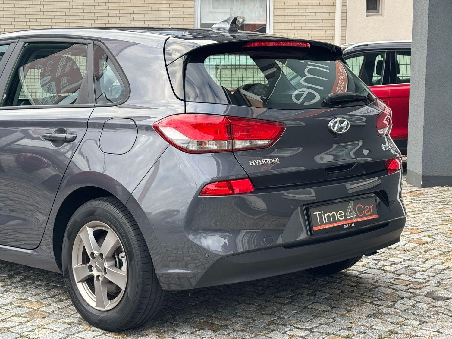 Hyundai i30 Select Kamera CarPlay Navi SHZ Tempom.