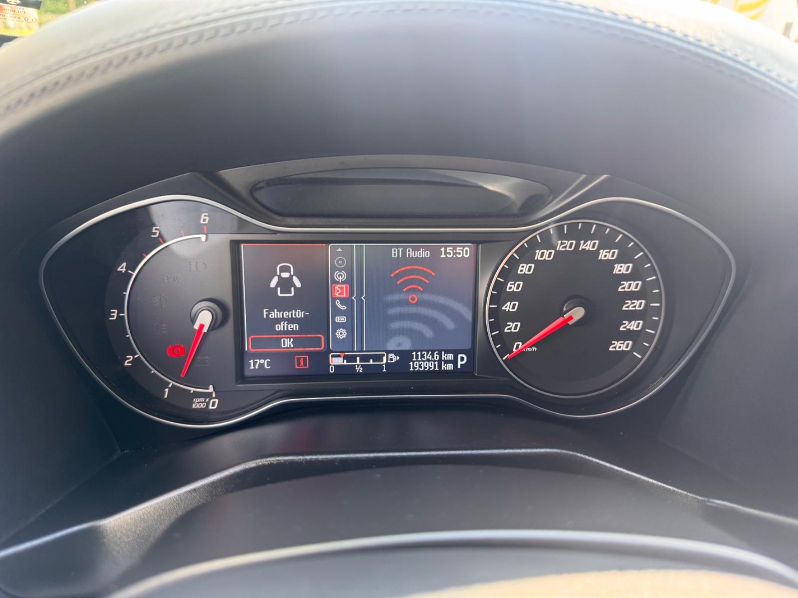 Ford Mondeo 2014 — photo 17