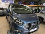Ford Tourneo Custom Titanium - blaue Ford Tourneo Custom