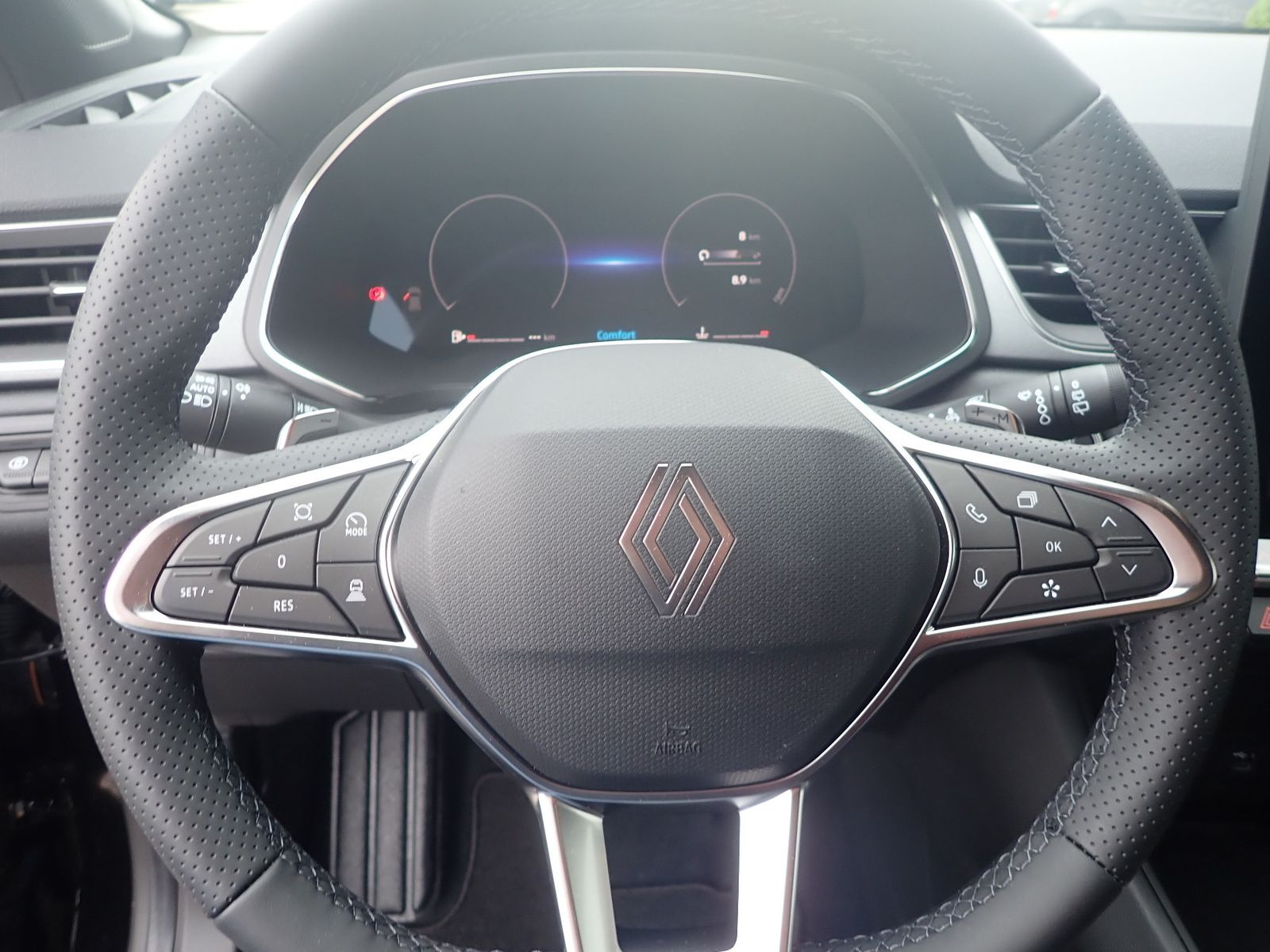 Fahrzeugabbildung Renault Captur Techno Mild Hybrid 140 EDC