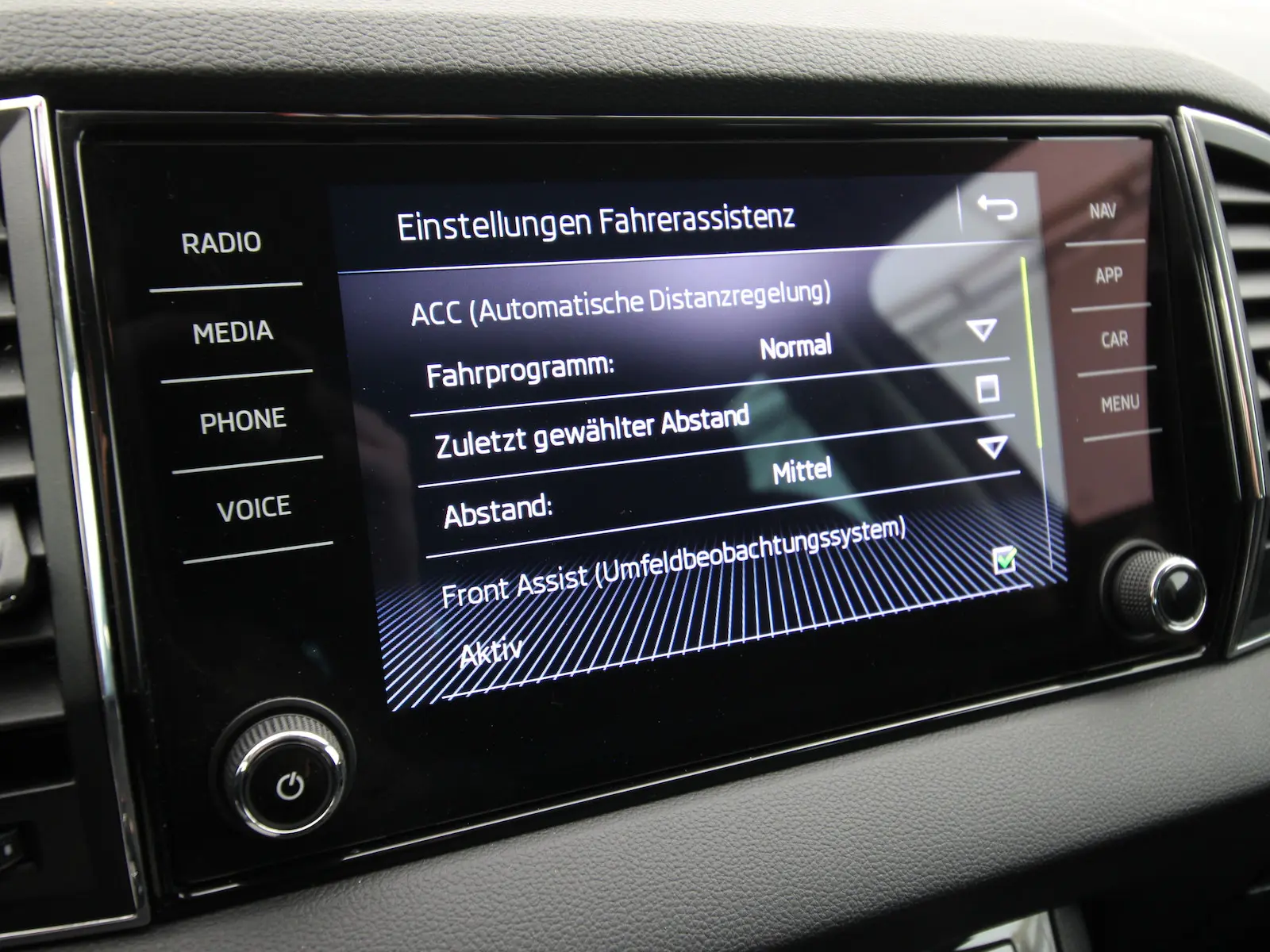 Skoda Karoq 1.5 TSI OPF Style Plus LED+NAVI+AHK+ACC, миниатюра 17