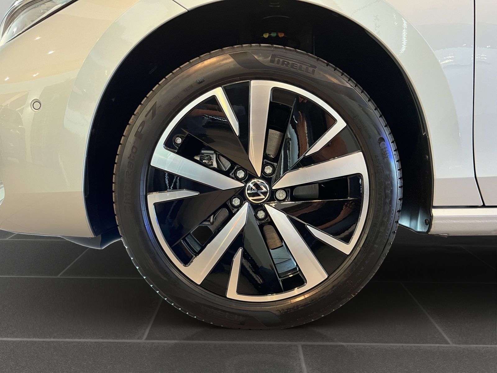 Volkswagen Passat - Bild 7