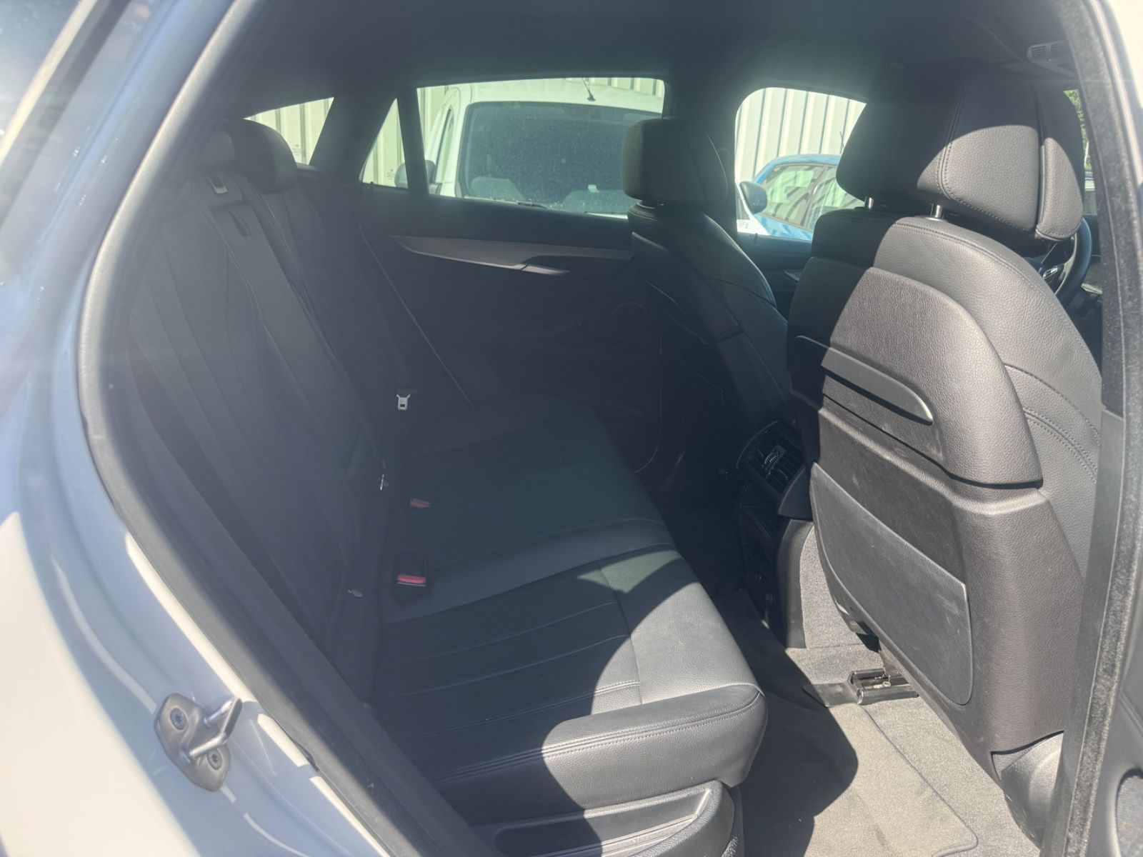 Fahrzeugabbildung BMW X6 xDrive 40 d M Paket HUD+LED+NAVI+Keyless