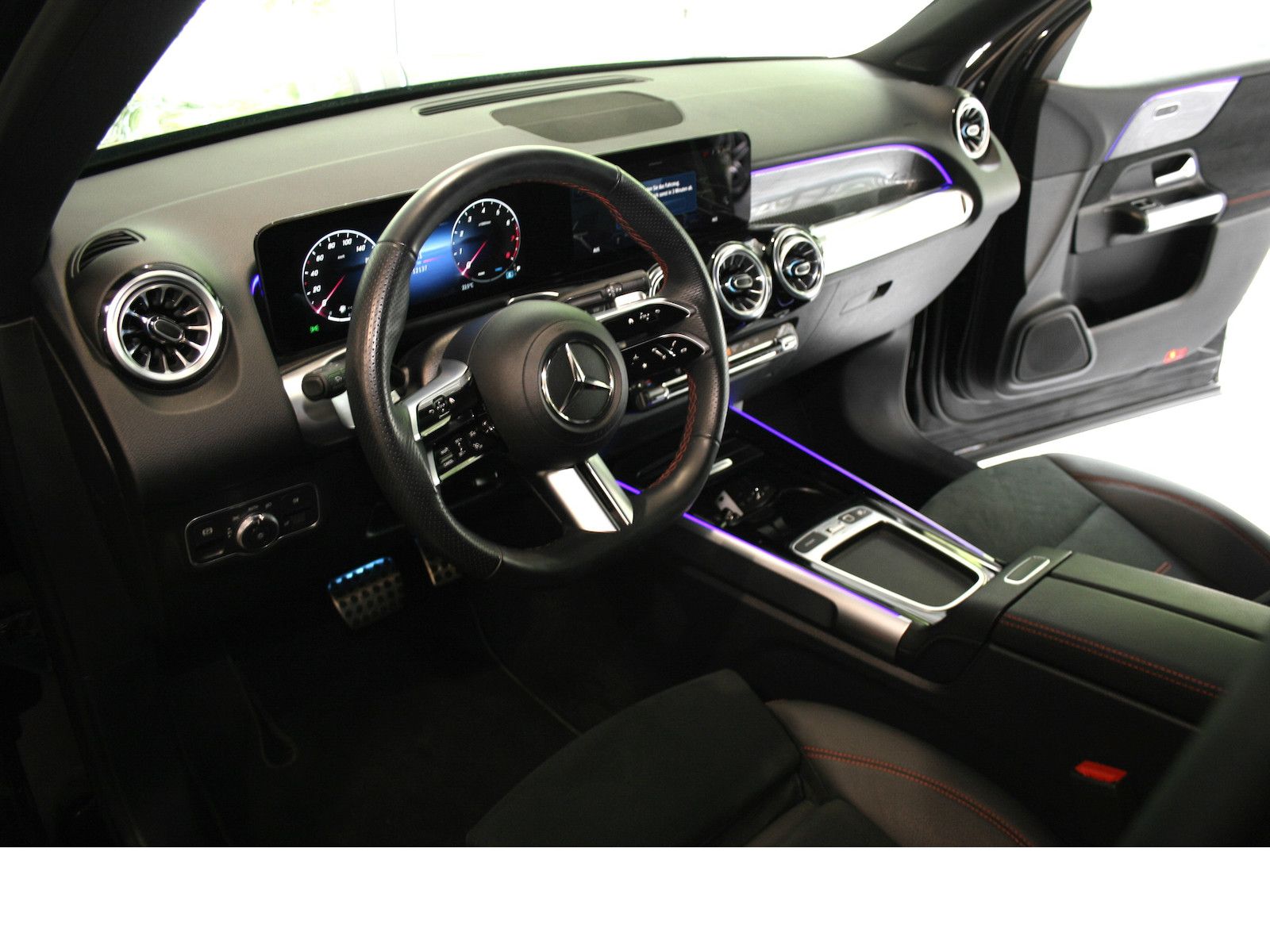 Fahrzeugabbildung Mercedes-Benz GLB 180 AMG Line Plus *Night-Paket *Keyless-GOl*