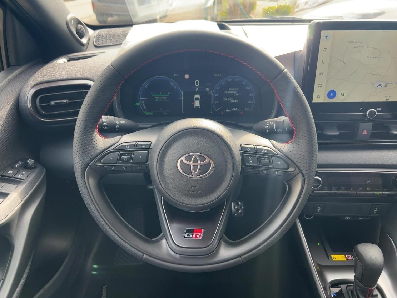 Fahrzeugabbildung Toyota Yaris Hybrid GR Sport Infotainment + Safetypake