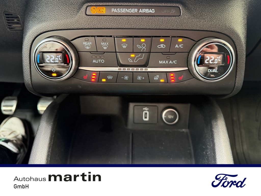 Fahrzeugabbildung Ford Focus 1.5 ST-Line PDC SHZ KAMERA NAVI AHK LED
