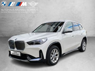 BMW iX1 eDrive20 xLine DAB LED RFK Komfortzg. Shz