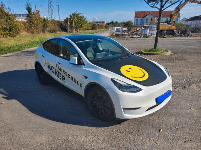 Tesla Model Y Long Range Dual Motor AWD Long Range  