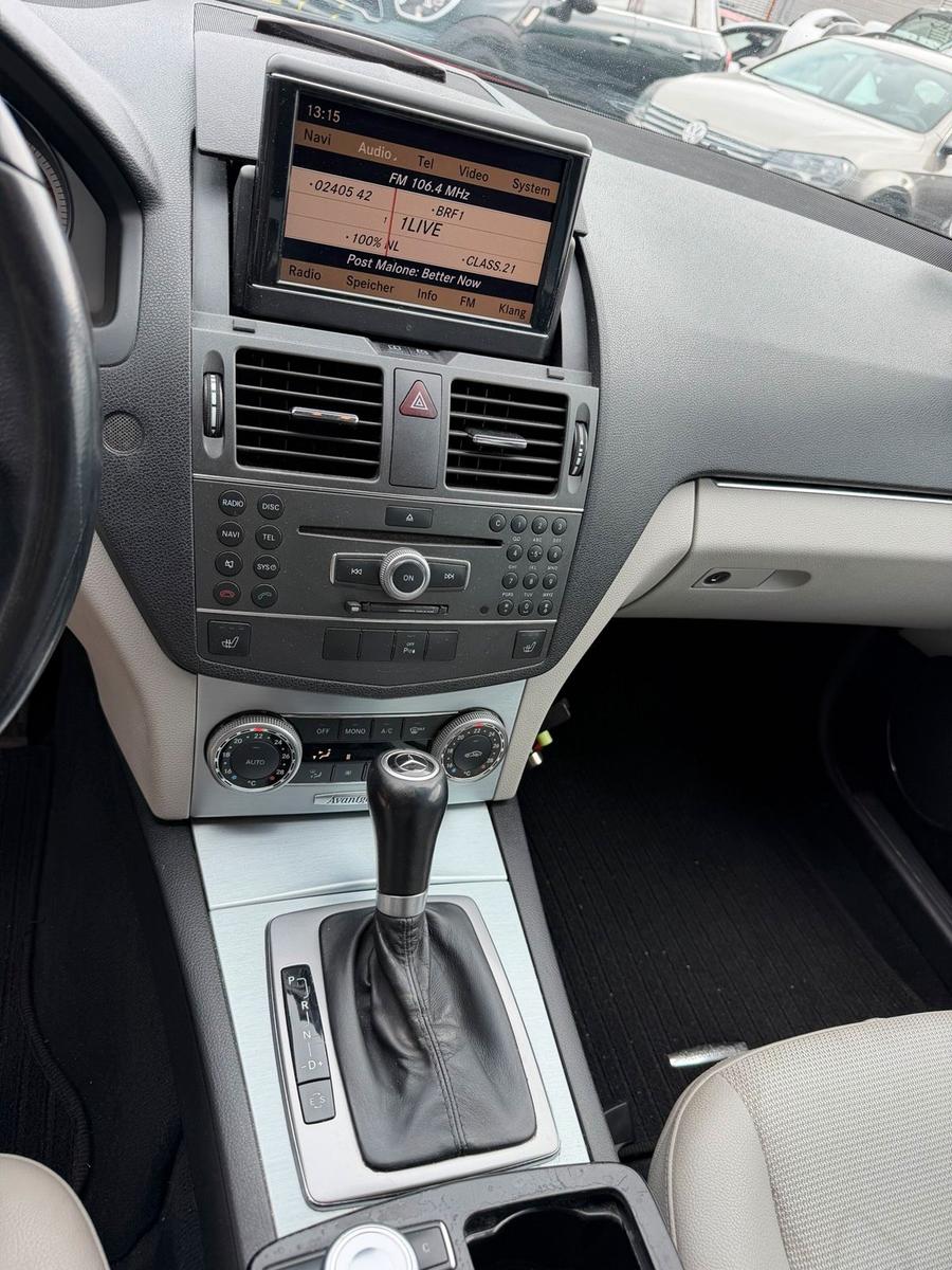 Mercedes-Benz C220 2010 — photo 11