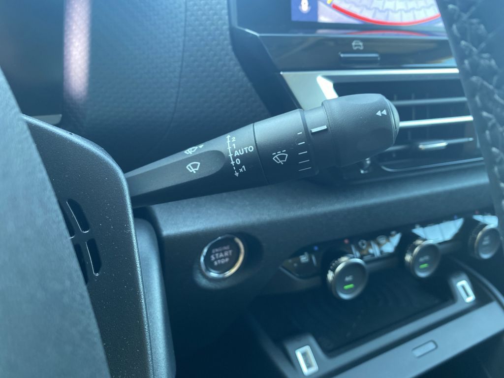 Fahrzeugabbildung Citroën C4 PureTech 130 Stop&Start EAT8 MAX *Alcantara*