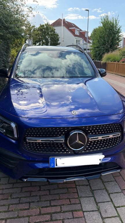 Image of Mercedes-Benz GLB 220