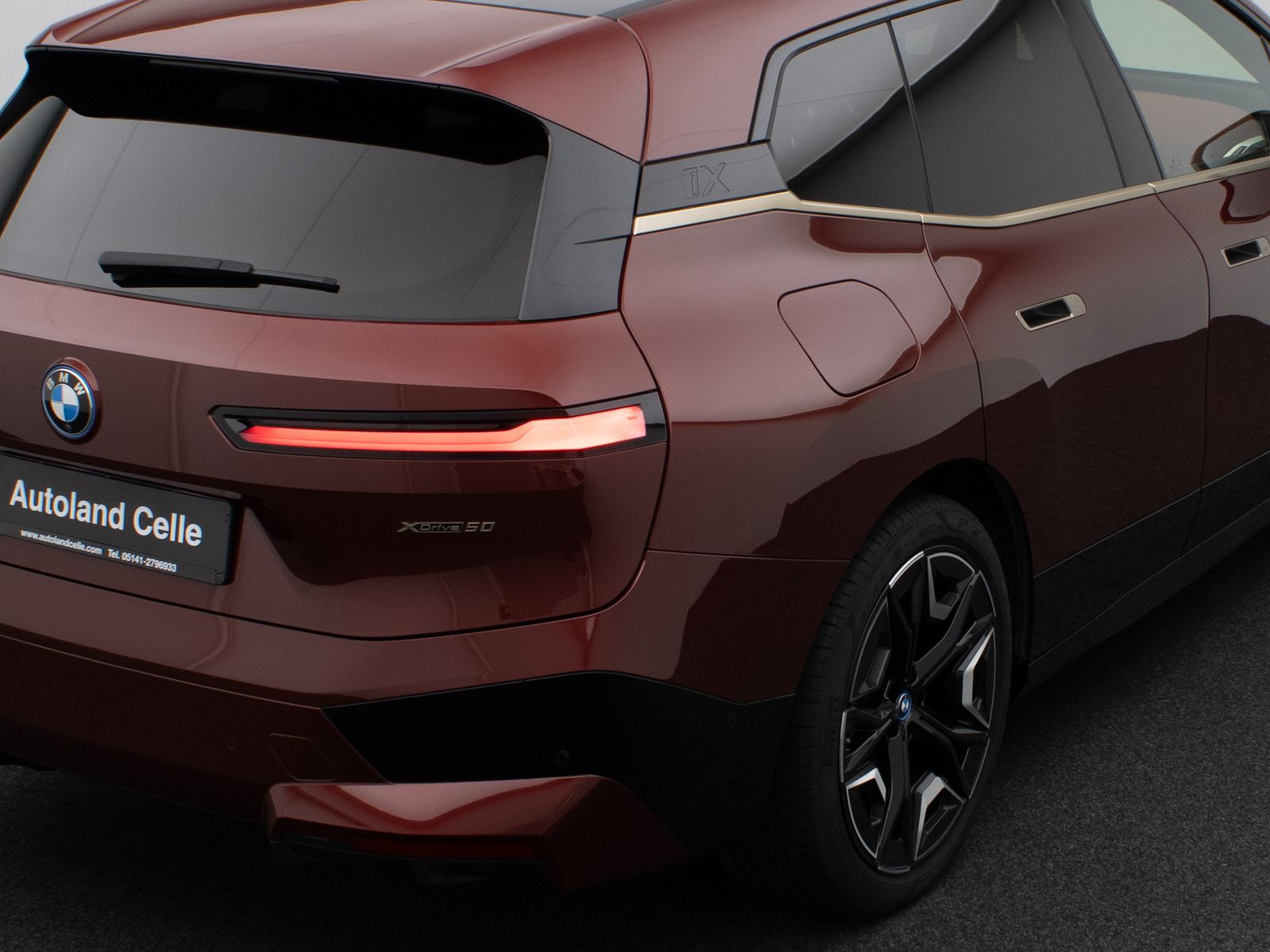 Fahrzeugabbildung BMW iX xD50  Sport Pano Sky-Lounge 360°Laser SoftCl