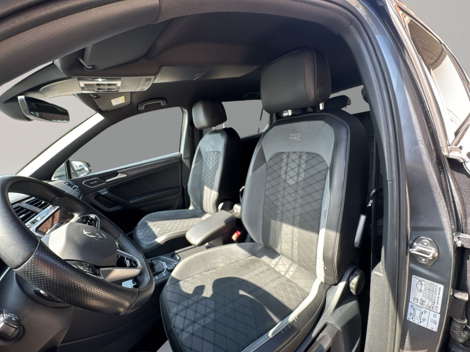 Tiguan Allspace 2.0 TDI R-Line 4Motion, AHK, Bus