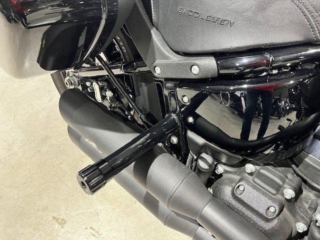 Fahrzeugabbildung Harley-Davidson FXLRST Low Rider ST 117 Umbau / Jekill