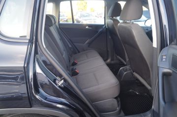 Volkswagen Tiguan - 12