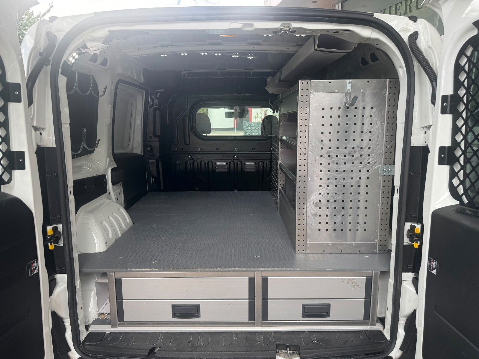 Fahrzeugabbildung Fiat Doblo SX Kasten Innenausbau/Navi/1.Hand