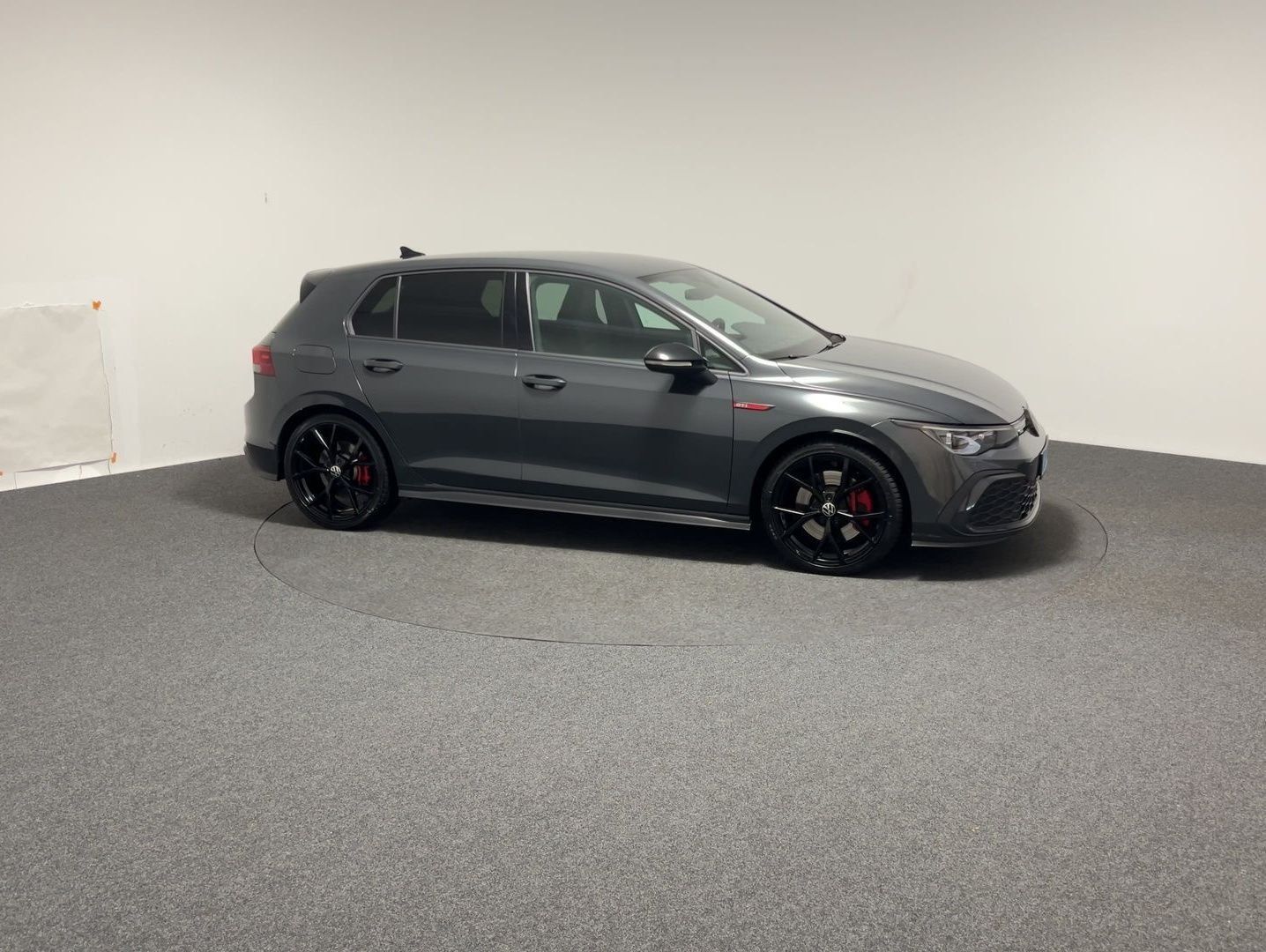 Volkswagen Golf VIII Lim. 2.0 TSI DSG GTI foto 4