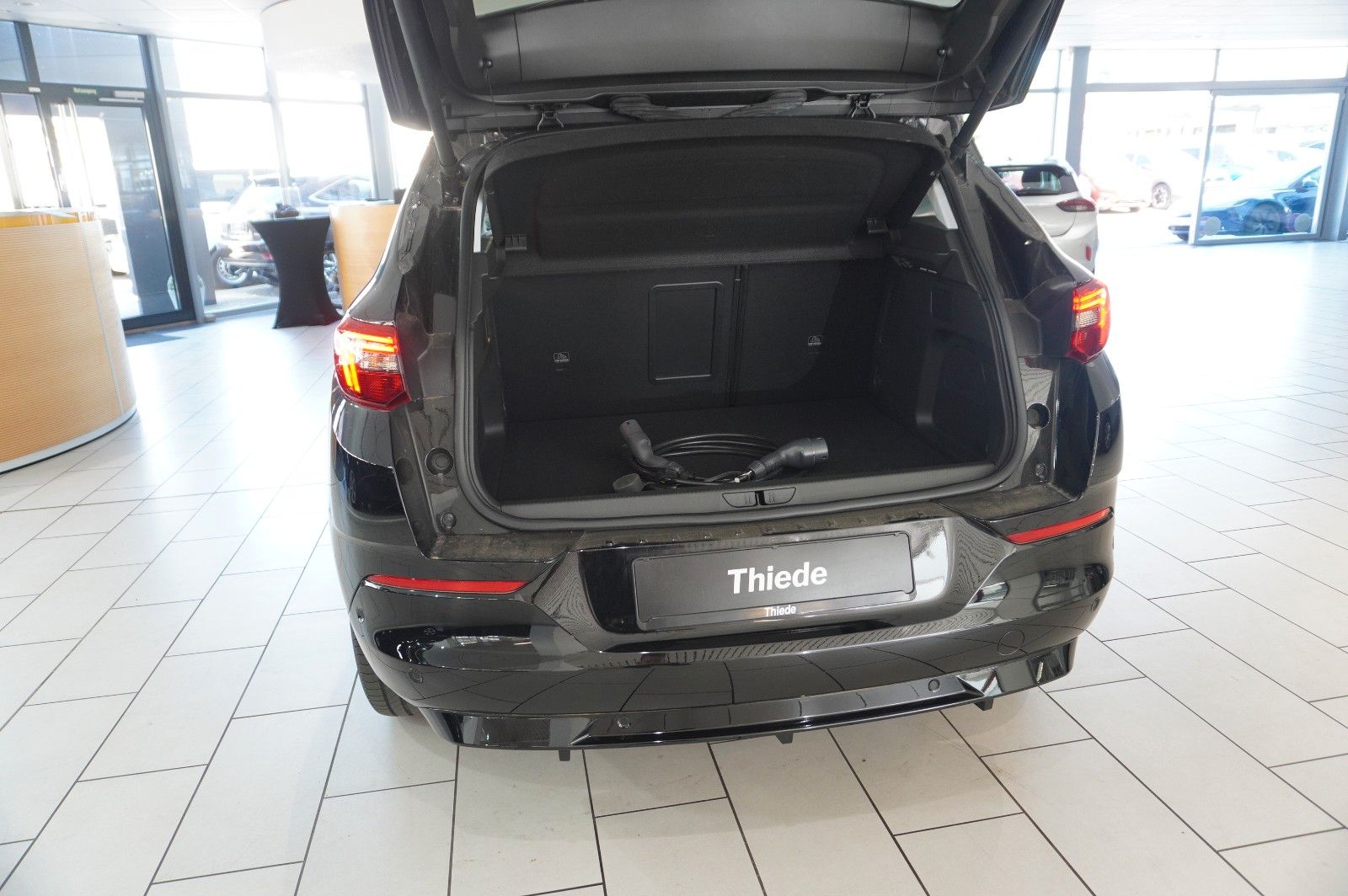 Fahrzeugabbildung Opel Grandland (X) 1.6T GSe HYBRID 4X4 NAVI/LED/SPORT