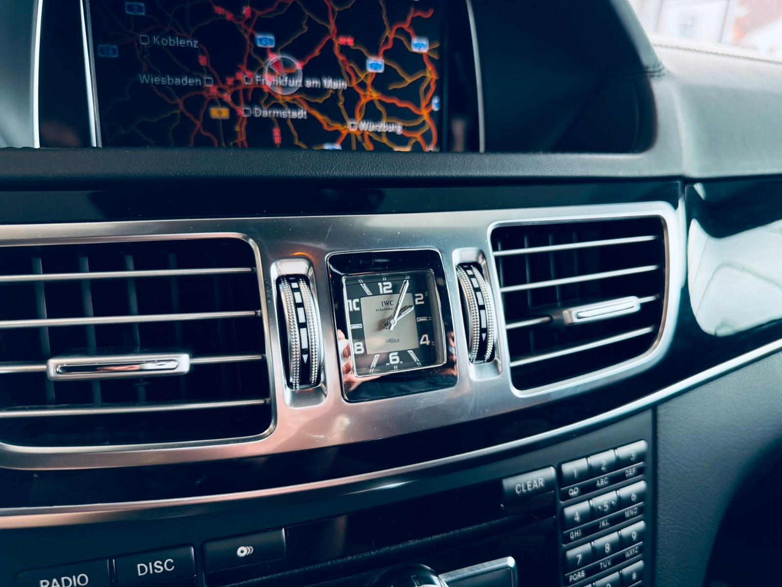 MERCEDES-BENZ E 63 T AMG V8 5.5 557ch 4MATIC BVA Toit pano Caméra 360 TV Sièges chauffants cuir Historique présent