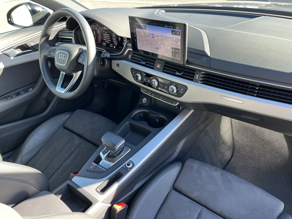 AUDI A4 2025