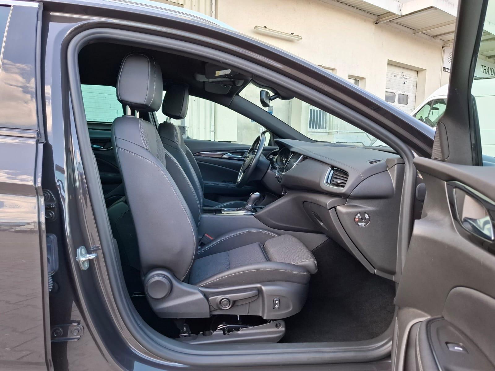 Opel Insignia B Sports Tourer Elegance CAM HUD SzH AC