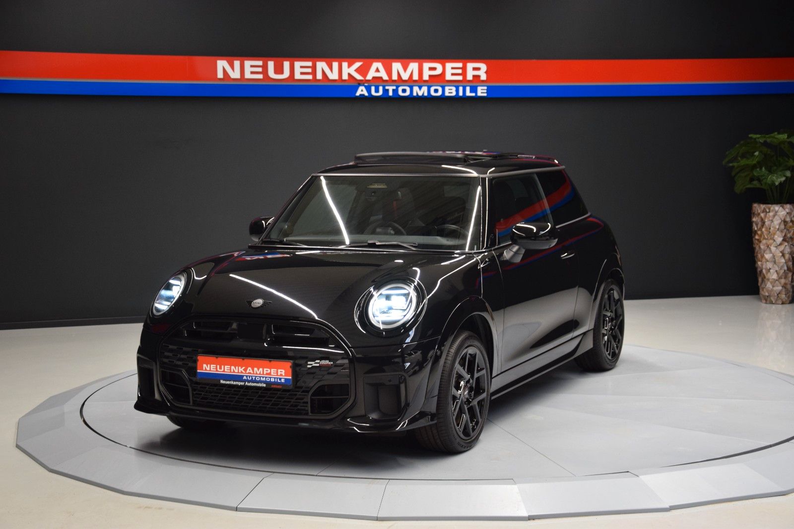 Fahrzeugabbildung MINI John Cooper Works Trim XL Pano H&K HUD Memory